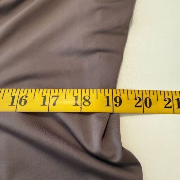 Athleta Mushroom Half Zip Long Sleeve Top Size XL Athletic, Gym, Hiking, Layers - Picture 10 of 13